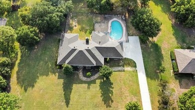 Building Photo - 2035 Beaver Creek Rd