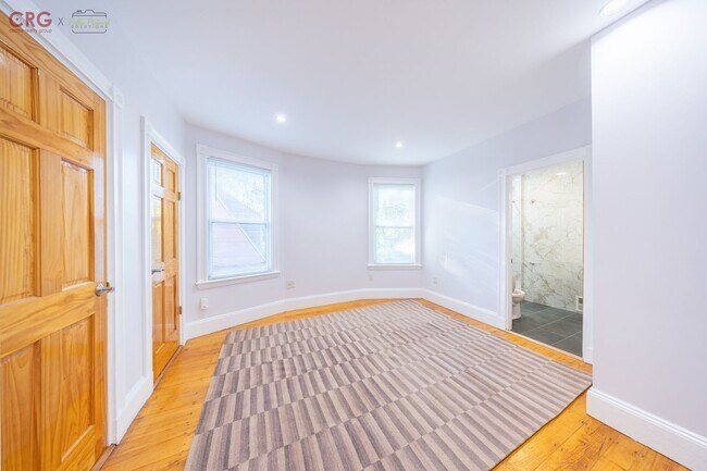 Building Photo - 7 Alcott St