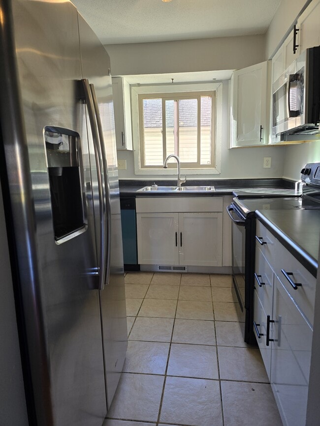 Foto del edificio - 1551 N Oberlin Cir