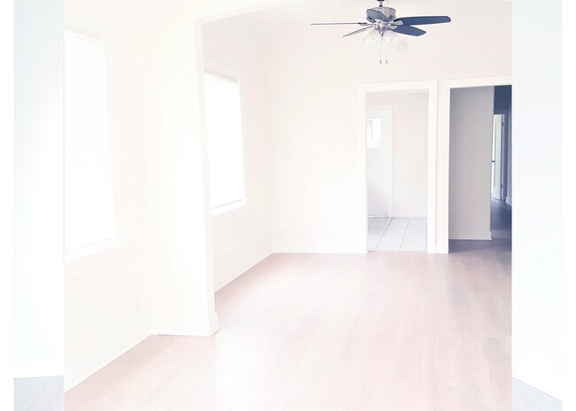 Foto del edificio - 1524 E 52nd St