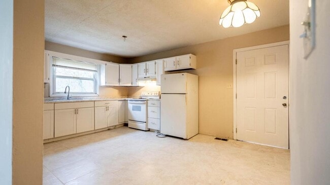 Photo - 801 Biddle St House