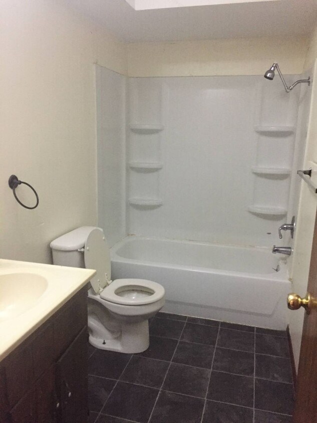 Foto del edificio - 3642 S Farm Rd 135