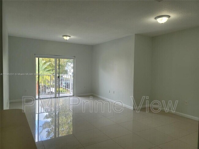 Foto del edificio - 11060 SW 196th St