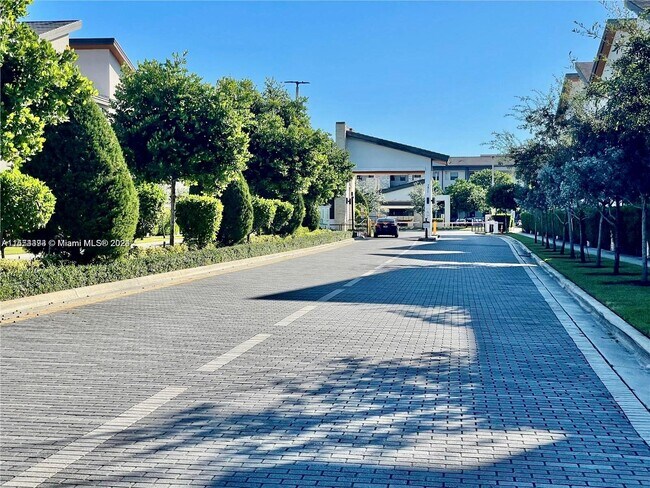 Foto del edificio - 8031 NW 104th Ave