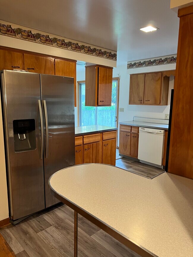 Foto del edificio - 1076 Sylvan Dr