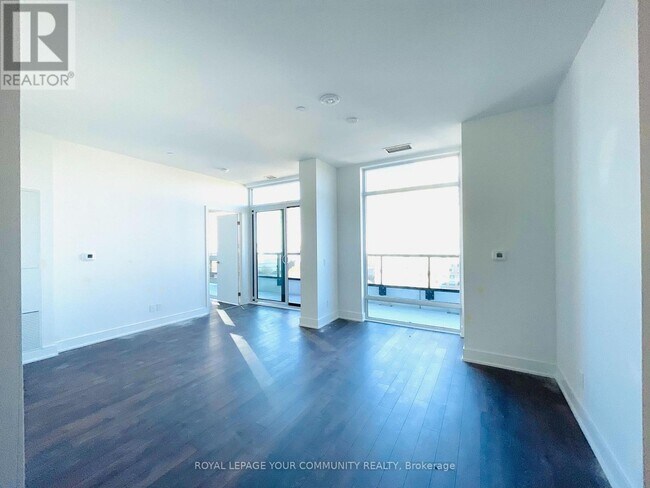 Photo du bâtiment - 1350 Ellesmere Rd