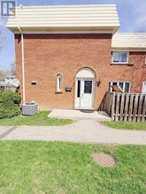Building Photo - 575 Gainsborough Rd