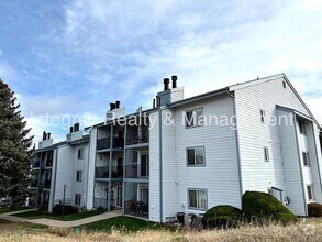 Building Photo - 13095 W Cedar Dr