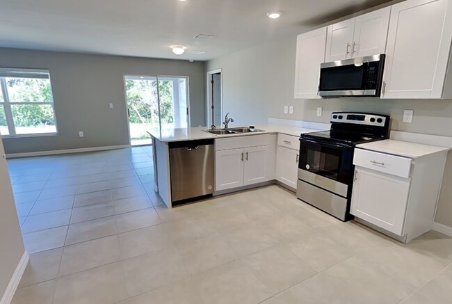 Building Photo - 13575 Drysdale Ave