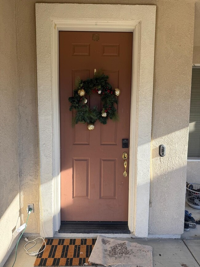 Building Photo - 1084 Huntly Dr