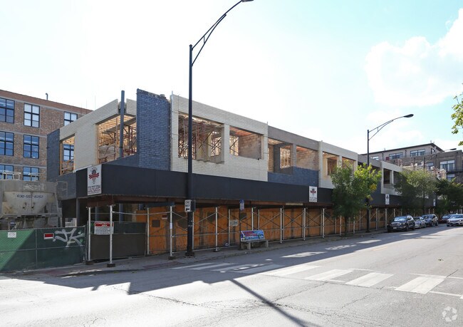 Foto del edificio - 2701 W Armitage Ave