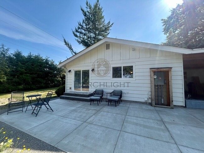 Foto del edificio - 7561 Hannegan Rd