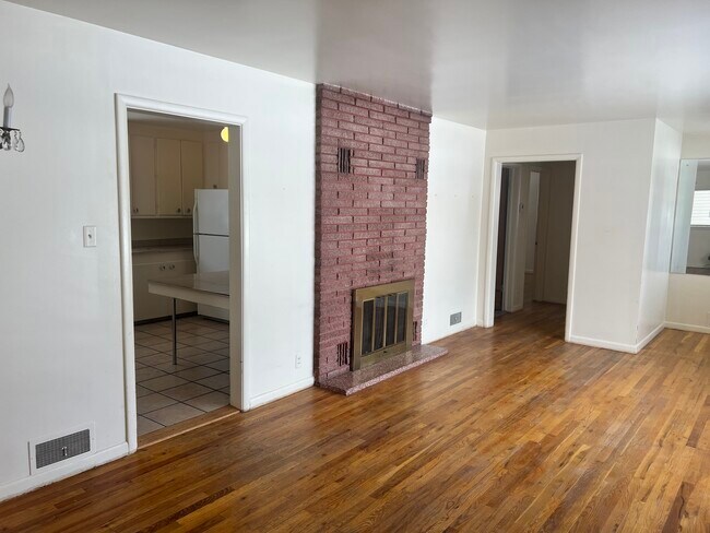 Building Photo - 396 S 900 W