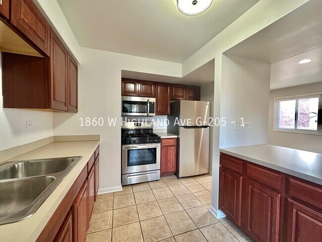 Foto del edificio - 1860 W Highland Ave