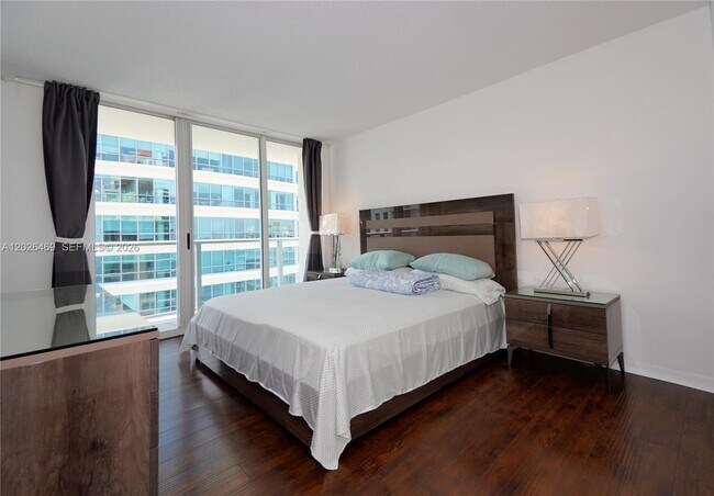 Foto del edificio - 1155 Brickell Bay Dr