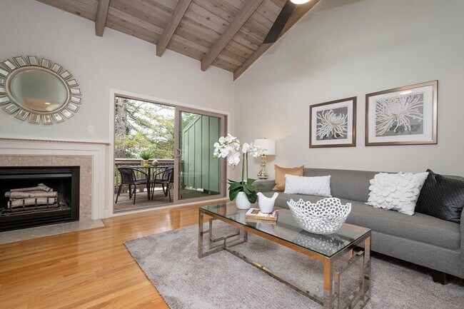 Foto del edificio - 34 Weepingridge Ct