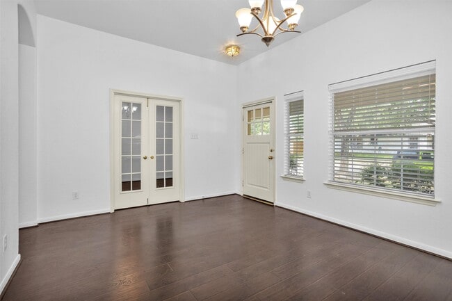 Building Photo - 19423 Wildwood Dale Ln