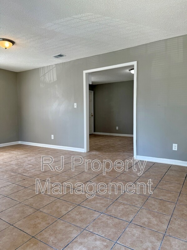 Building Photo - 3397 Farmville Rd