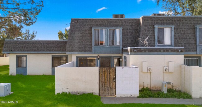 Foto del edificio - 8135 N 32nd Dr