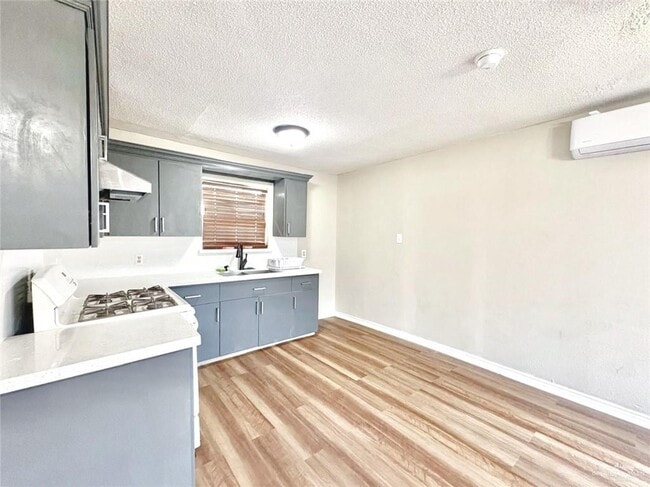 Foto del edificio - 9 E Schunior St