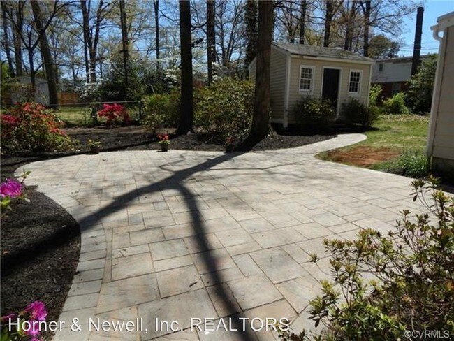 Building Photo - 4 br, 2 bath House - 905 Greenway Lane