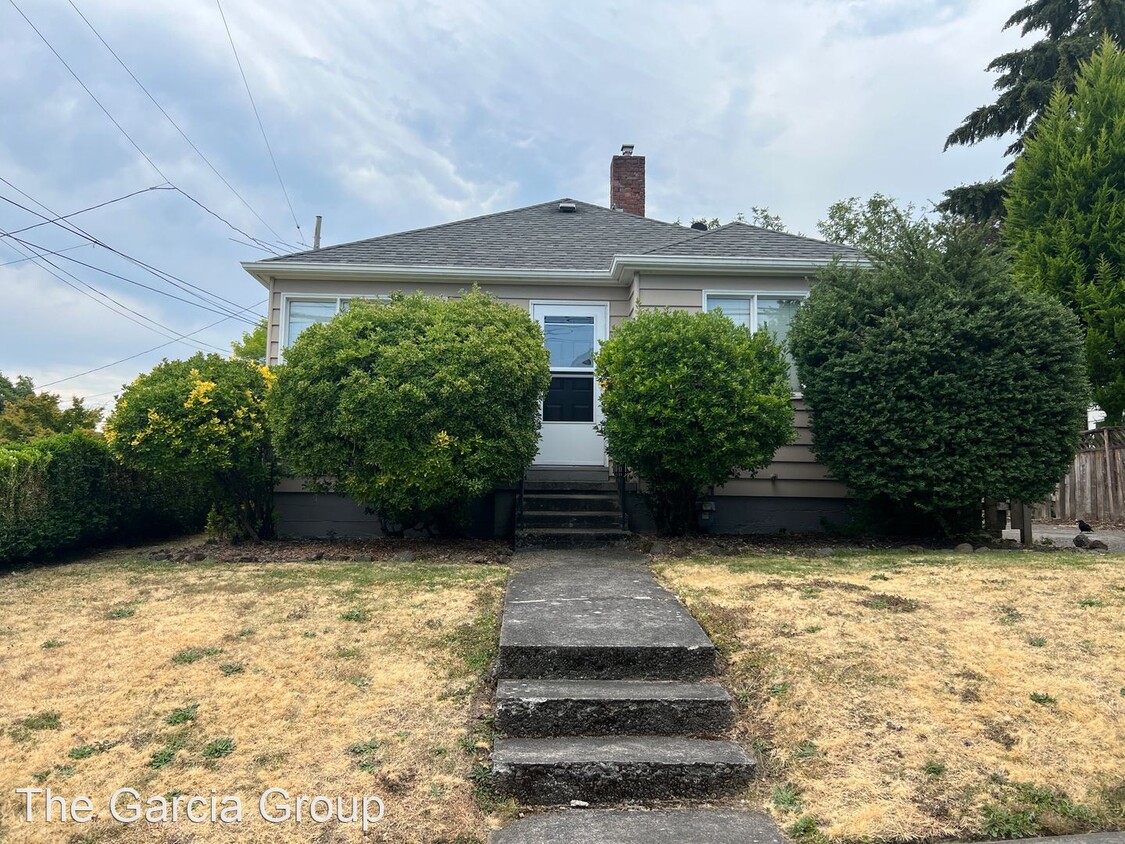 Primary Photo - 2 br, 1 bath House - 1734 SE Reedway St