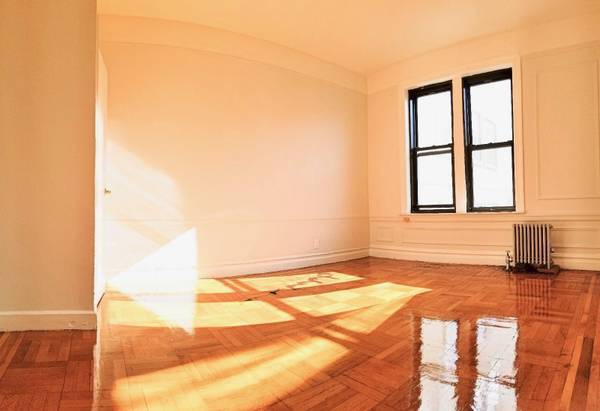 Building Photo - 121 Parkside Ave