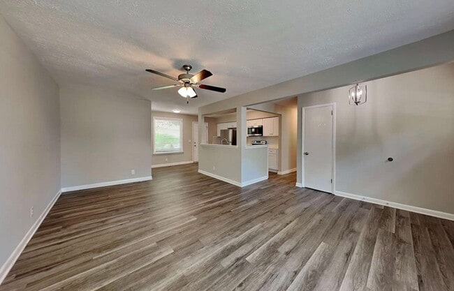Building Photo - 691 Frankfort Dr