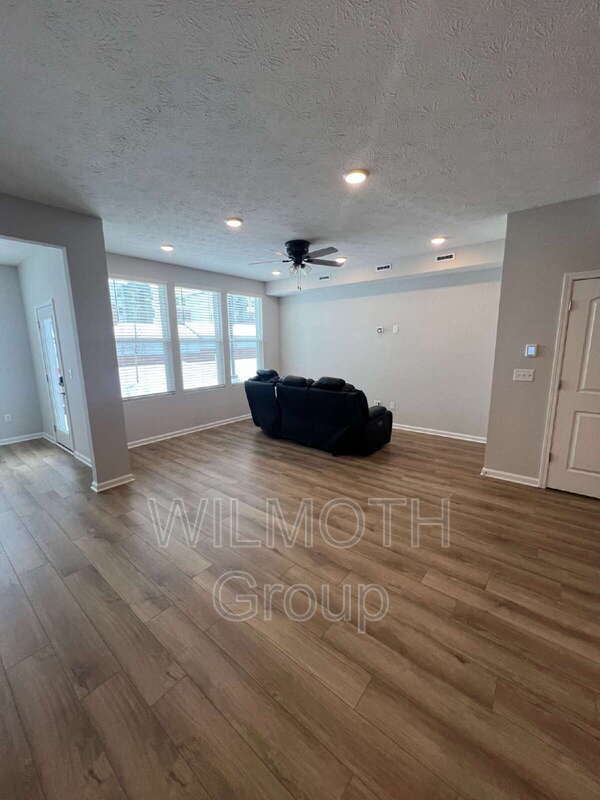 Foto del edificio - 7300 Shroyer Wy