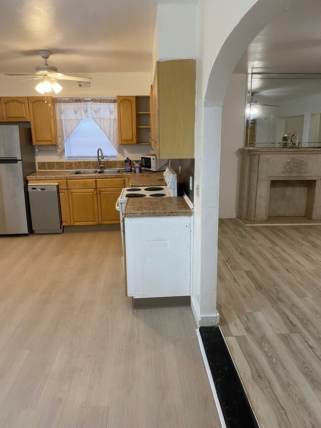 Foto del edificio - 1588 NE 110th St