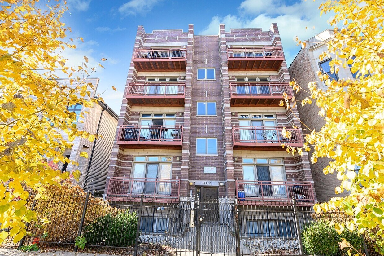Primary Photo - Bronzeville Unit Available Now!