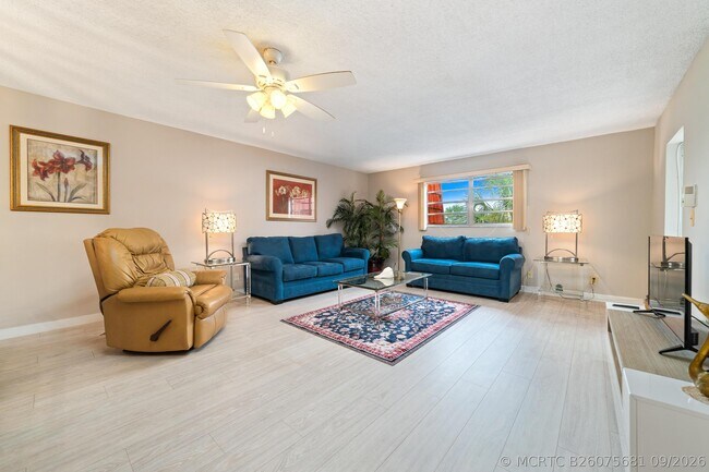 Foto del edificio - 22615 SW 66th Ave