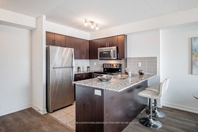 Building Photo - 1410 Dupont St