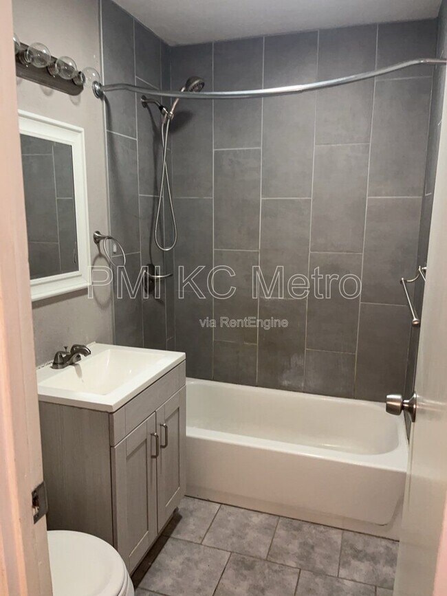Foto del edificio - 8304 E 110 Terrace