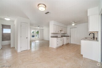 Building Photo - 145 Glenholm Ave