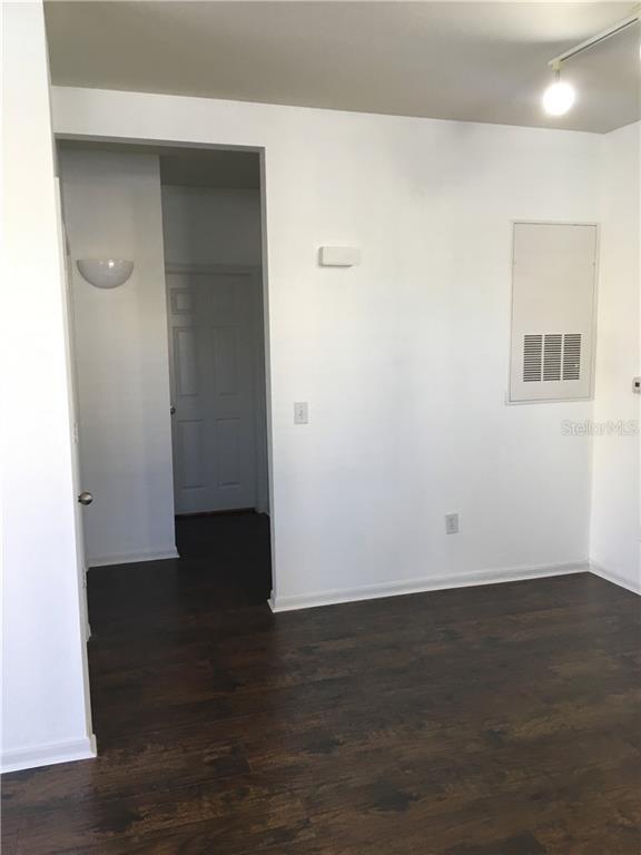 Building Photo - 8973 Lee Vista Blvd