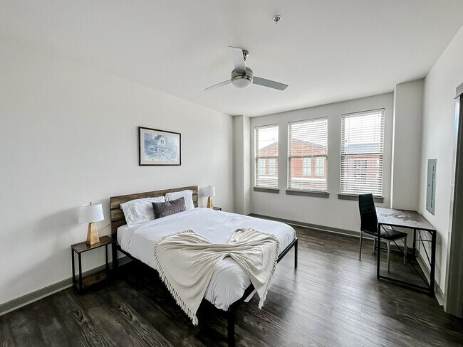 Foto del edificio - 111 E 4th St