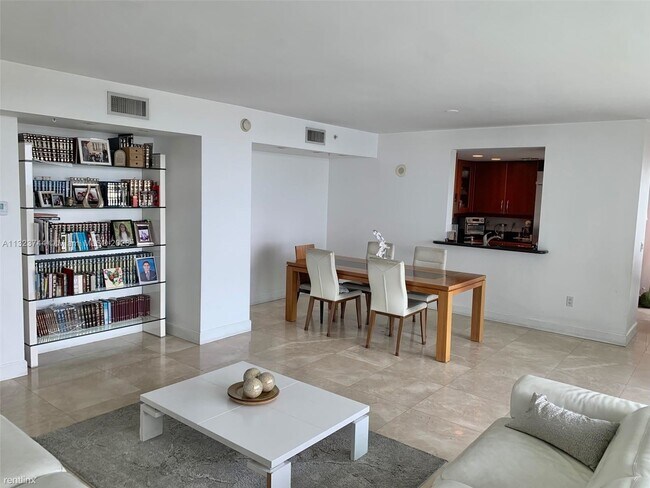 Building Photo - 3 br, 3 bath Condo - 19400 Turnberry Way A...