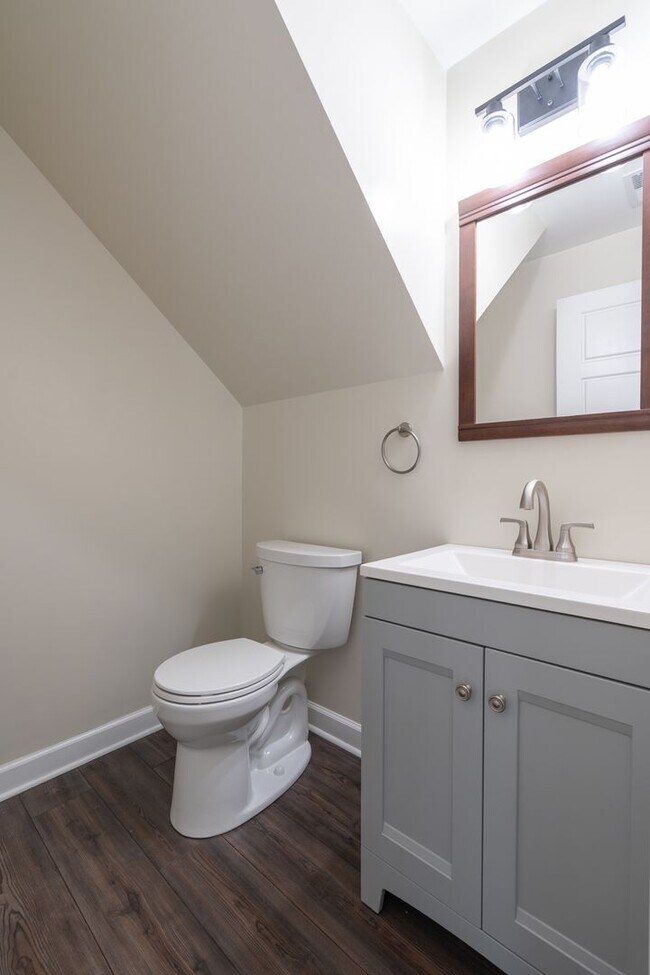 Foto del edificio - MOVE IN READY 3 Bedroom in the Heart of Western Branch!