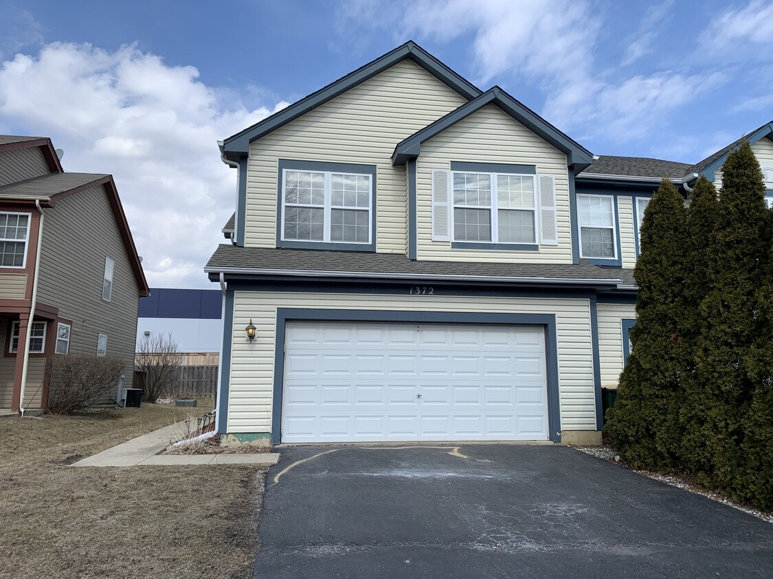 Primary Photo - 1372 Derby Ln