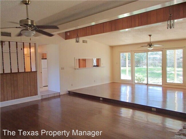 Foto del edificio - 3 br, 2 bath House - 708 Oak Crest