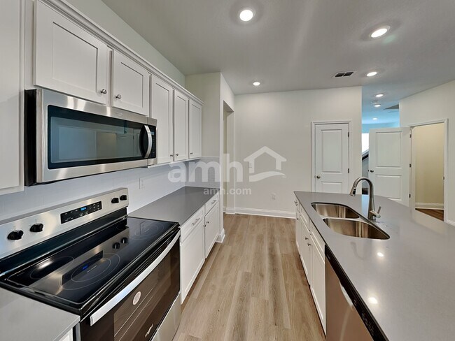 Foto del edificio - 3719 Windward Hls Blvd