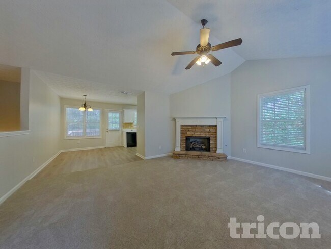 Foto del edificio - 89 Hugh Ave