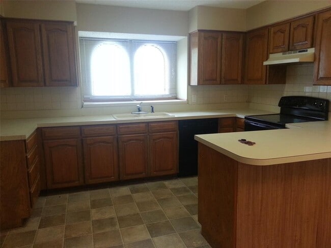 Building Photo - 2917 Elsinor Dr