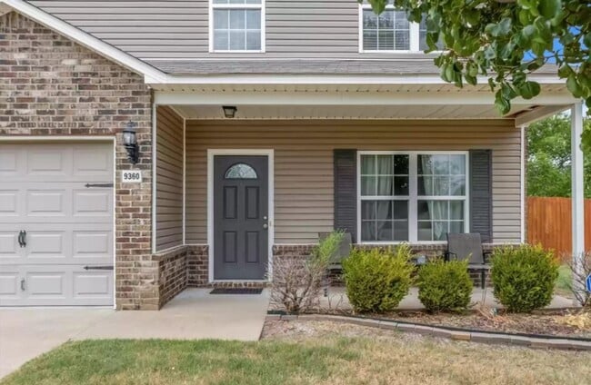 Building Photo - 3 Bed | 2.5 Bath in Broken Arrow!