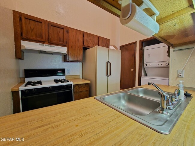 Building Photo - 846 El Arco Dr