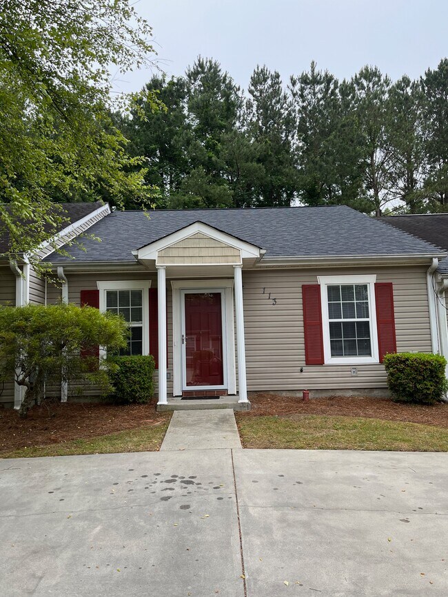 Building Photo - 113 Double Tree Dr