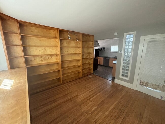 Foto del edificio - 310 Crestwood Ave