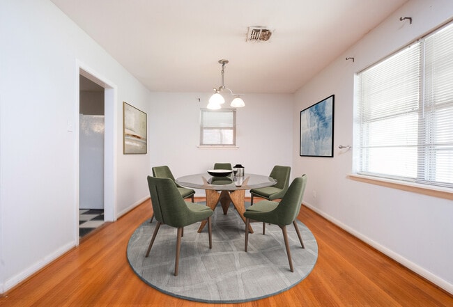 Building Photo - 7403 L St