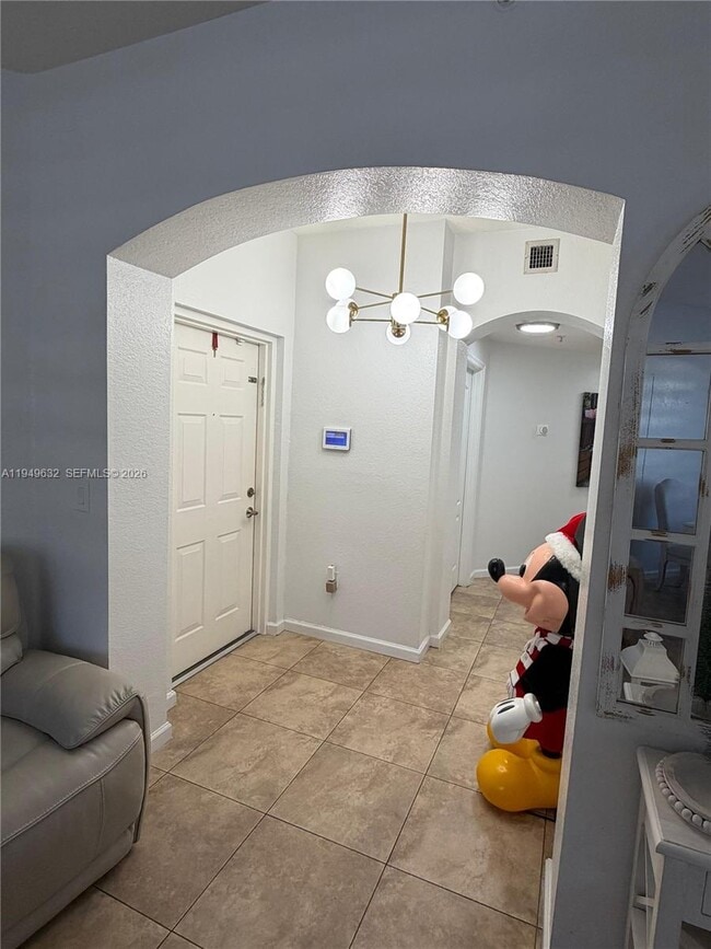 Foto del edificio - 8814 W Flagler St